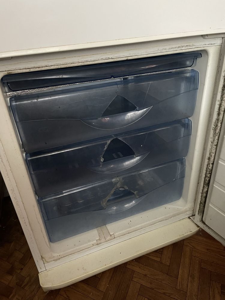 Продам холодильник