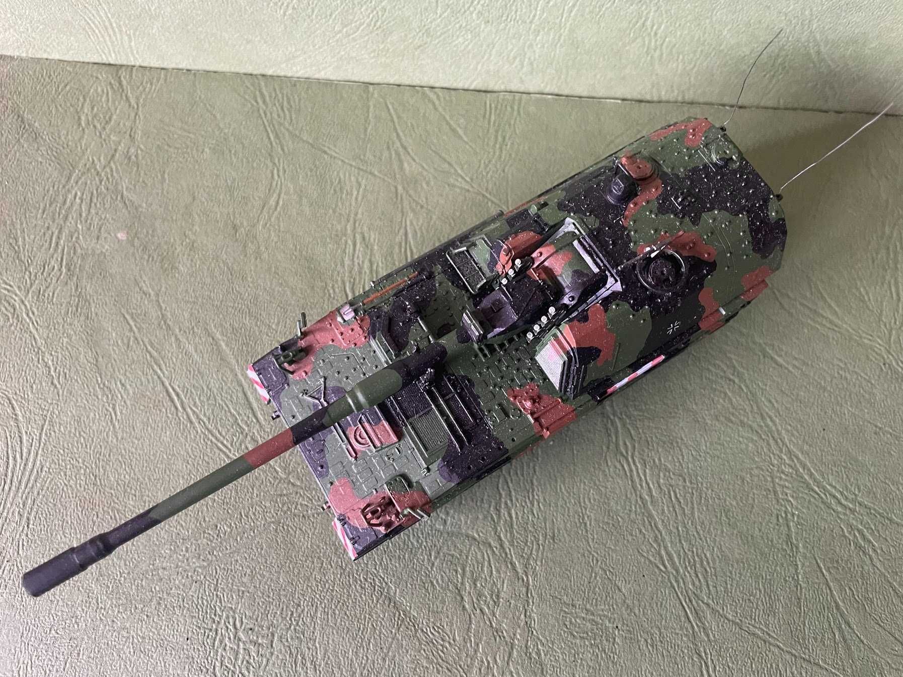 Panzerhaubitze 2000 (PzH 2000) - model w skali 1/72