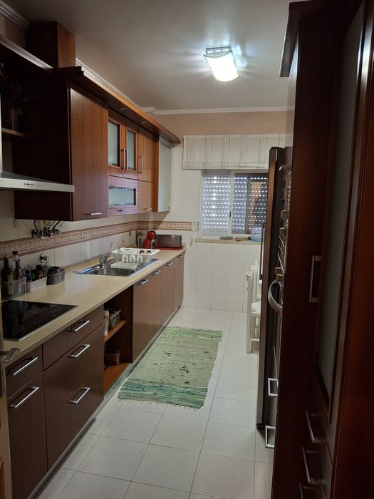 Quarto para alugar perto FCT Caparica