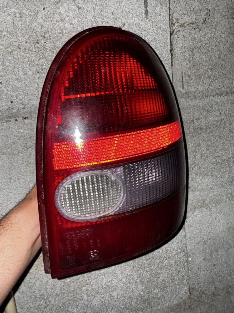 Farolim traseiro direito - Opel Corsa B