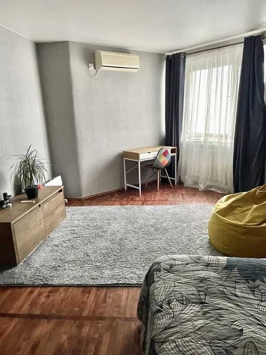 Продам 1-комнатную квартиру на Тополе-1