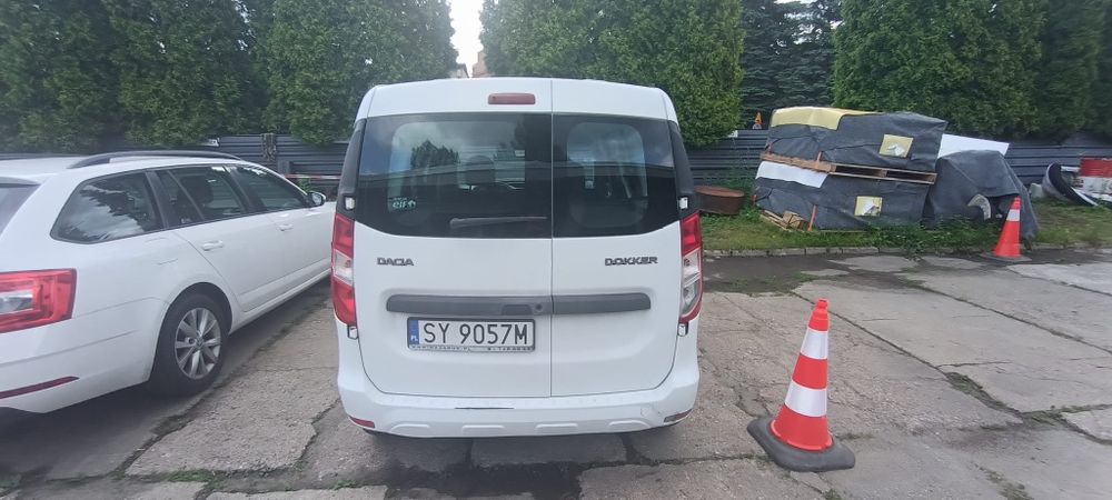 Dacia Dokker po szkodzie parkingowej