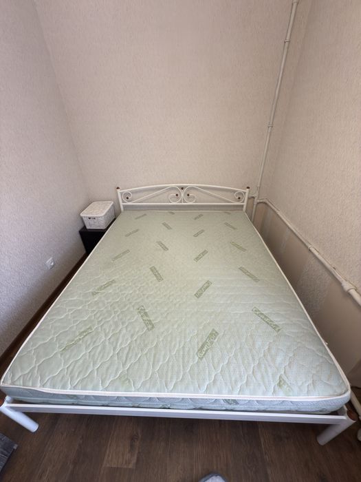 Кровать двухспальная