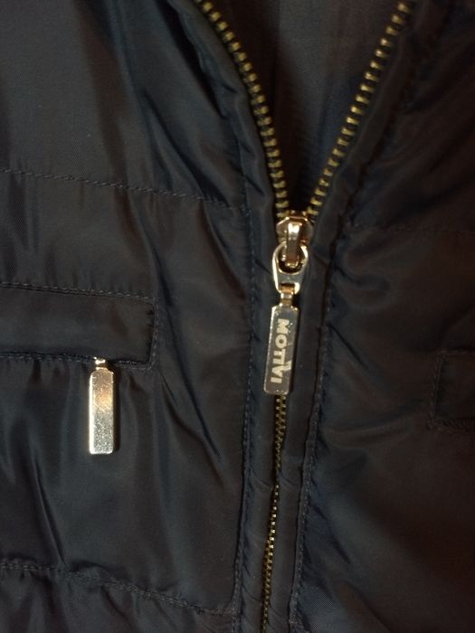 Czarna kurtka z futerkiem motivi, 36/S. Puchowa kurtka ciepła kurtka