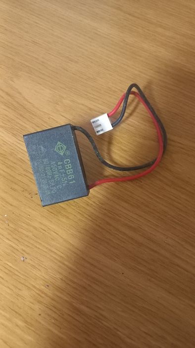 Condensador CBB61 4uF 450VAC 25/085/21