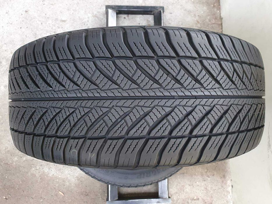 4x Goodyear UltraGrip Performance 8  245/45r18  6,5mm