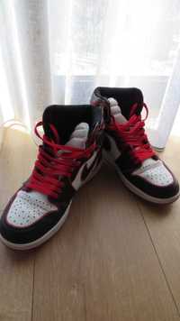 Jordan 1 retro high Bloodline