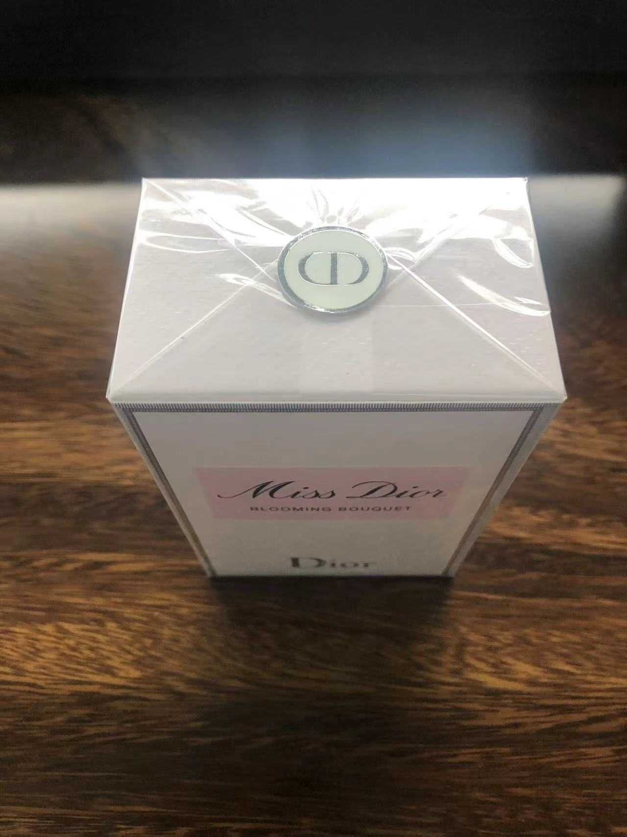 Perfumy Miss Dior Cherie woda perfumowana