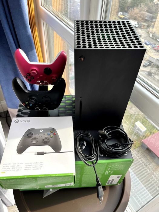 Xbox Series X 1TB + 2 геймпади + Mortal Kombat 11 Диск