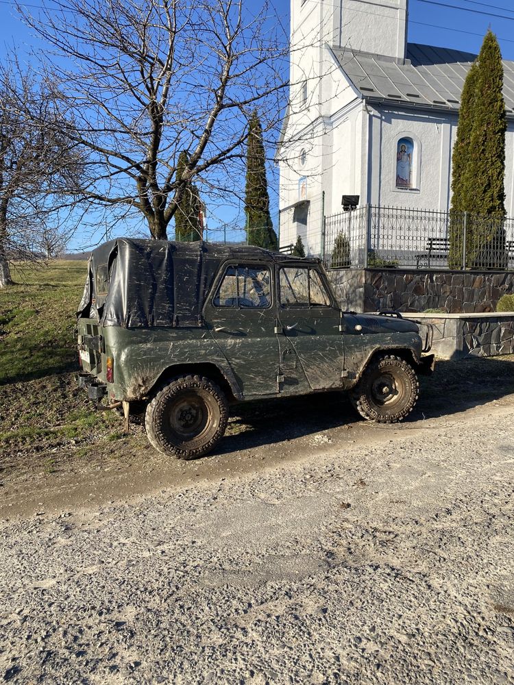 Уаз 469 на ходу нива ,лебітка шини болотяні цікавить обмін на квадроци