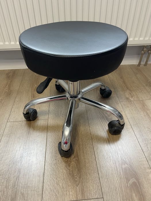 Стілець для педикюра