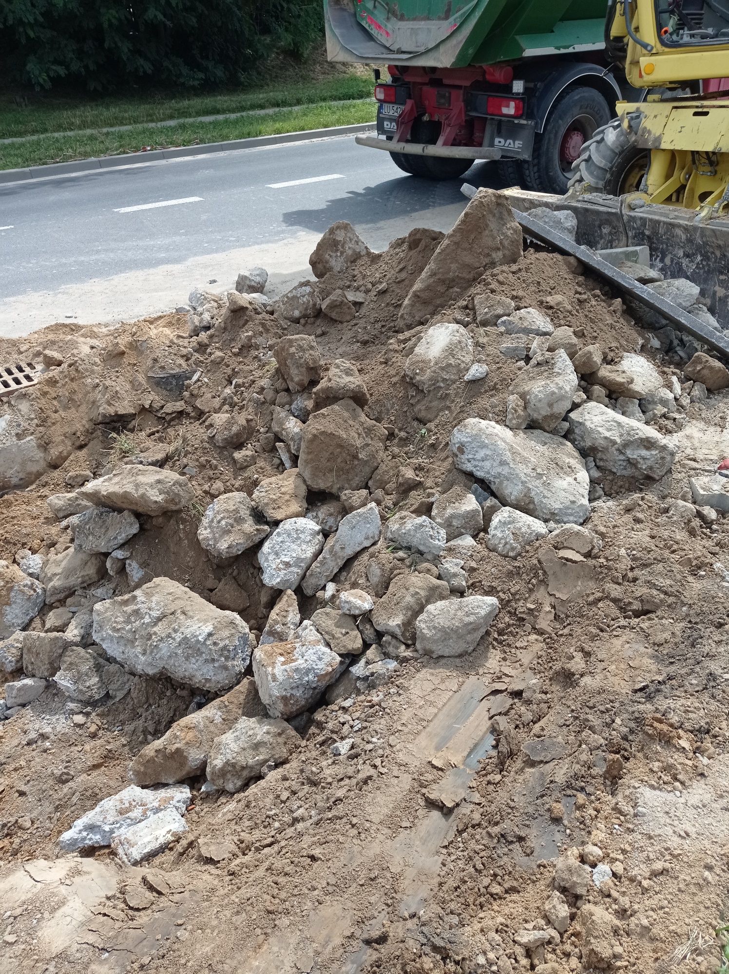 Wyburzenia budynków, wywóz gruzu itp