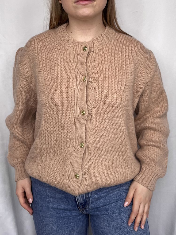 Pudrowy sweter ze złotymi guzikami bufiaste rękawy handmade XL
