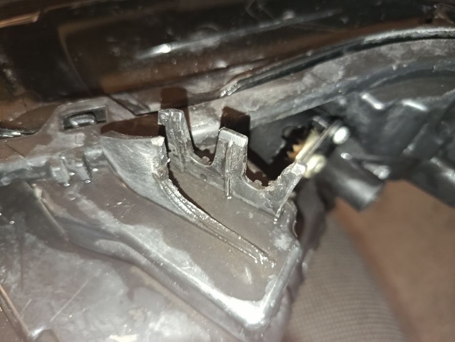 Продам правую фару на ford Fusion