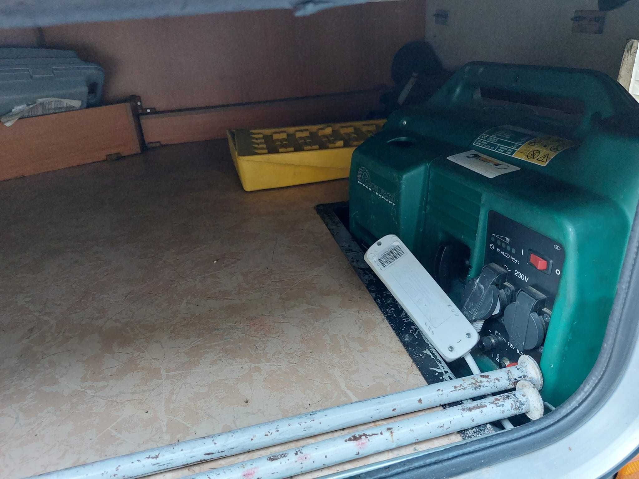 Auto Caravana First b' Pilote