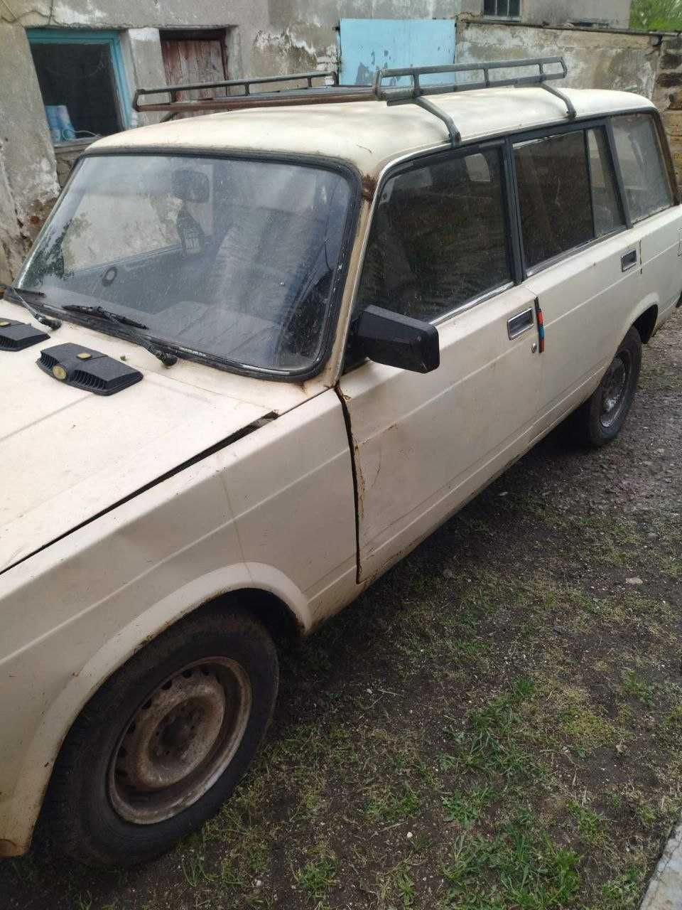 Автомобіль ВАЗ 2104