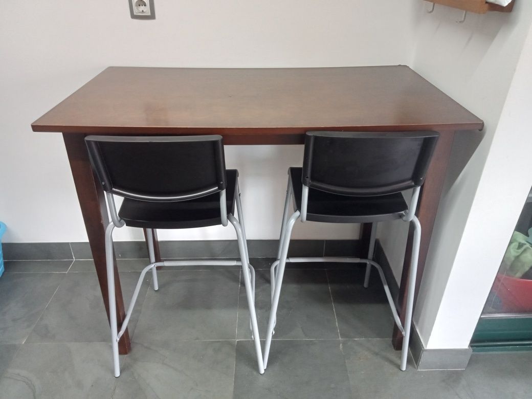 Mesa e cadeiras altas IKEA conjunto