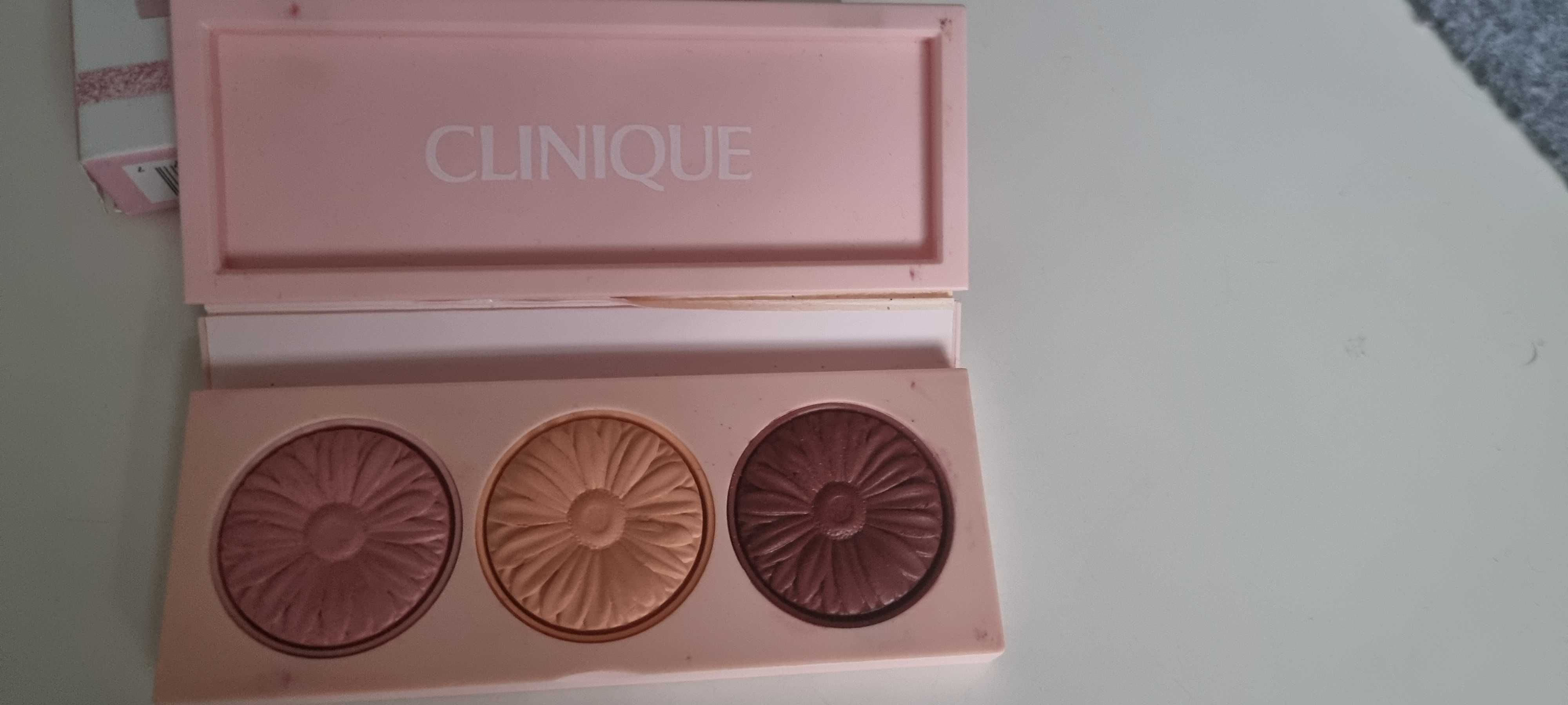Clinique cheek pop palette Paleta róż do policzków  trzy kolory