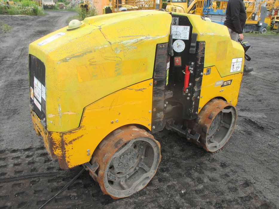 Walec okołkowany do wykopów Ammann ARR 1575 zdalnie sterowany wacker