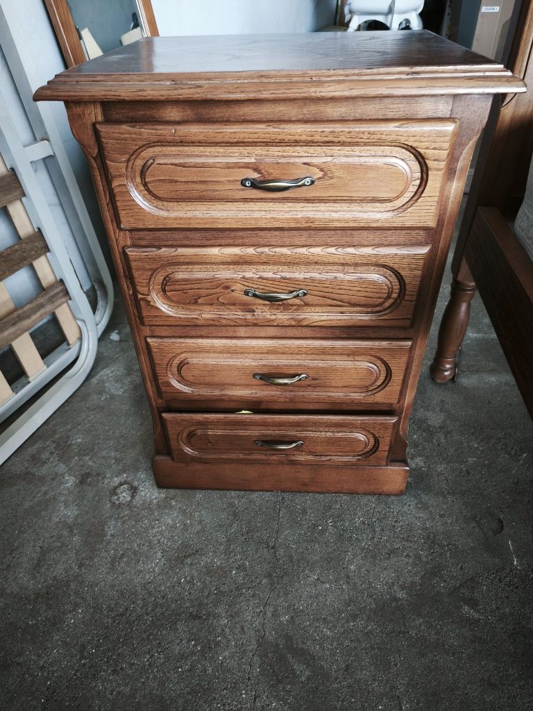 Quarto solteiro em bom estado