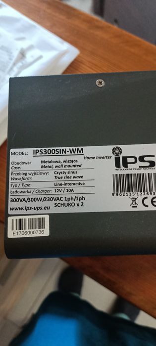 Inwerter  przetwornica z funkcją UPS IPS IPS300-SIN 300W, czysty sinus