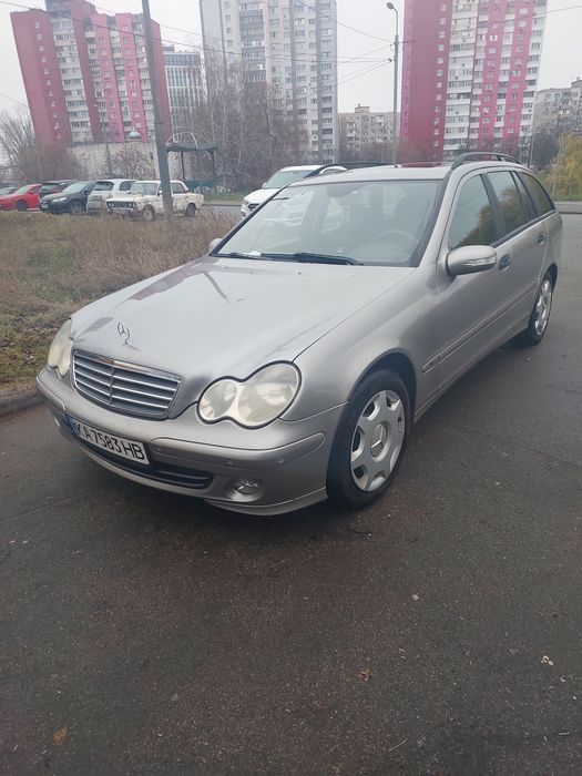 Mercedes c220 2005 рік