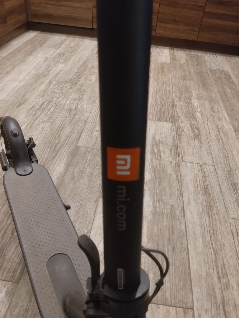 Hulajnoga elektryczna Xiaomi Mi Electric Scooter 1S - 250W - 30km
