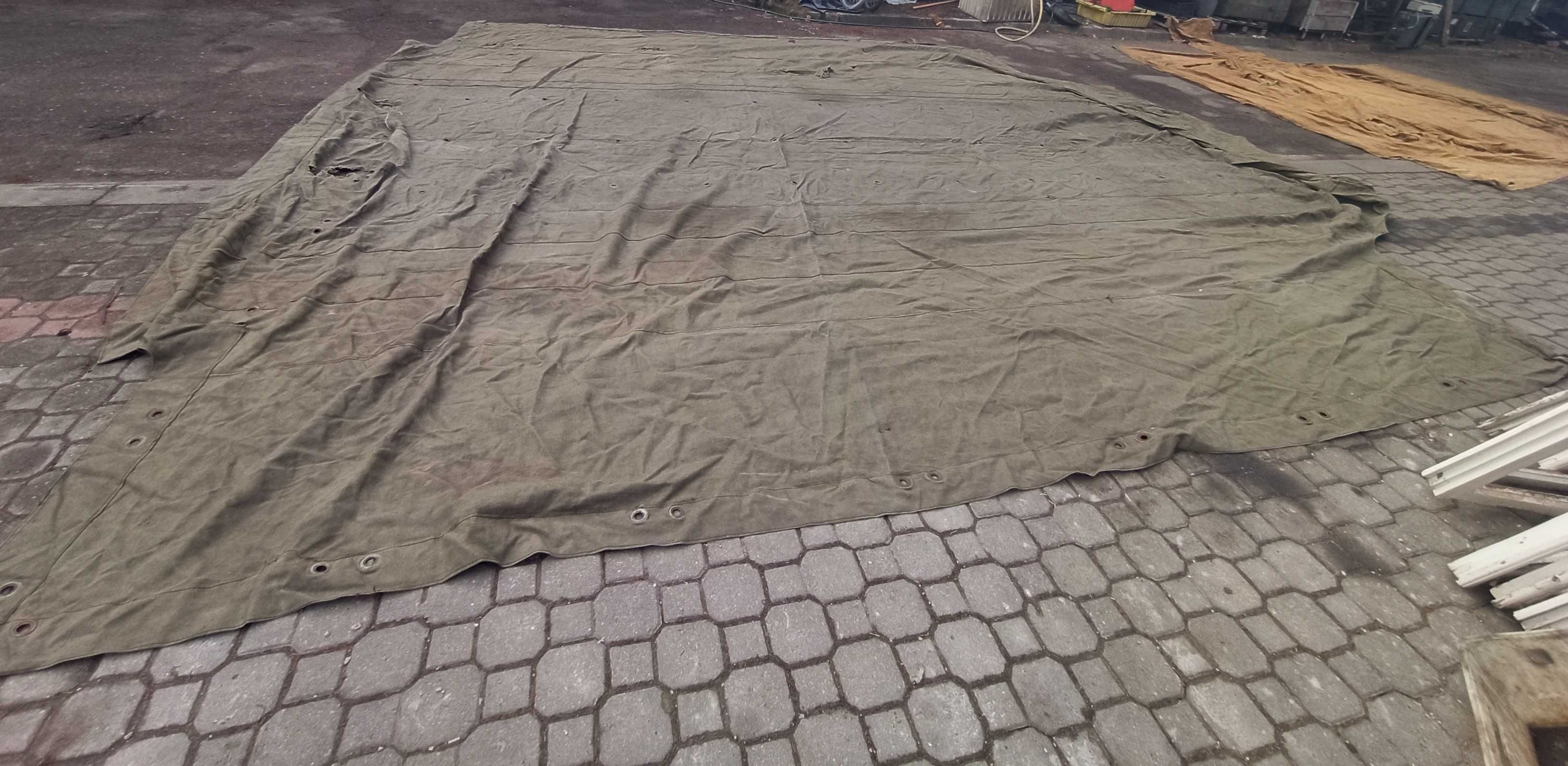 Plandeka Brezentowa z kapturem 6,2 x 5.57 m wojskowa