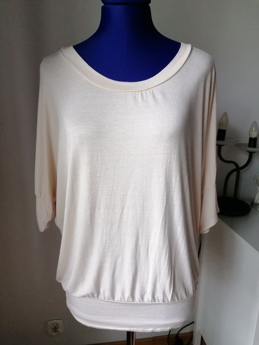 Bluzka beżowa z wiązaniem