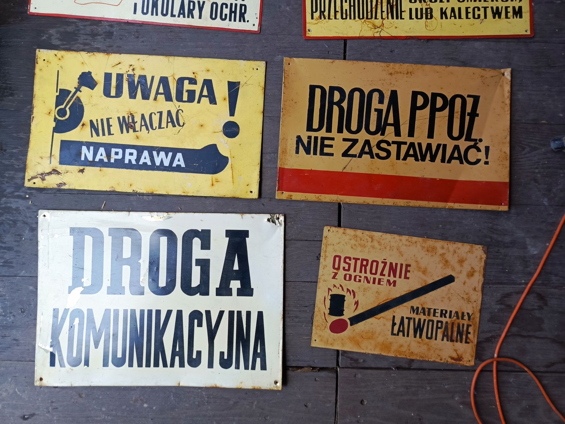 Stare metalowe tablice PRL