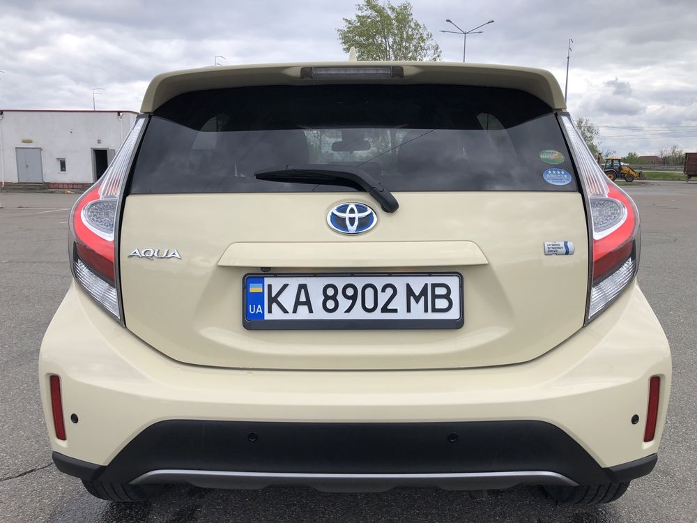 Продам TOTOTA PRIUS C/YARIS. AQUA CROSS URBAN 2017 рік  гібрид 14500$