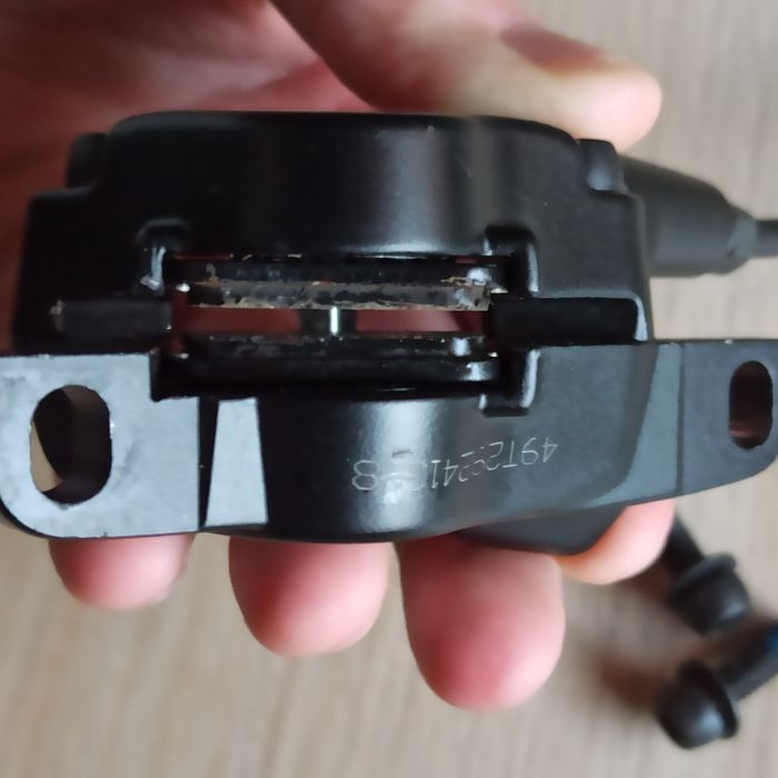Nowy hamulec hydrauliczny przedni Sram Level