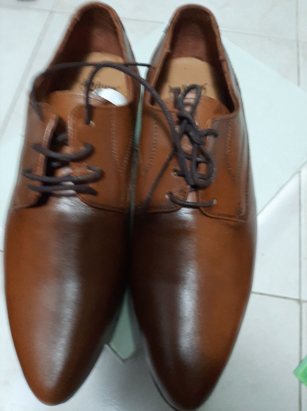 Sapatos em pele ( couro ) homem tamanho 41/42 novos em caixa