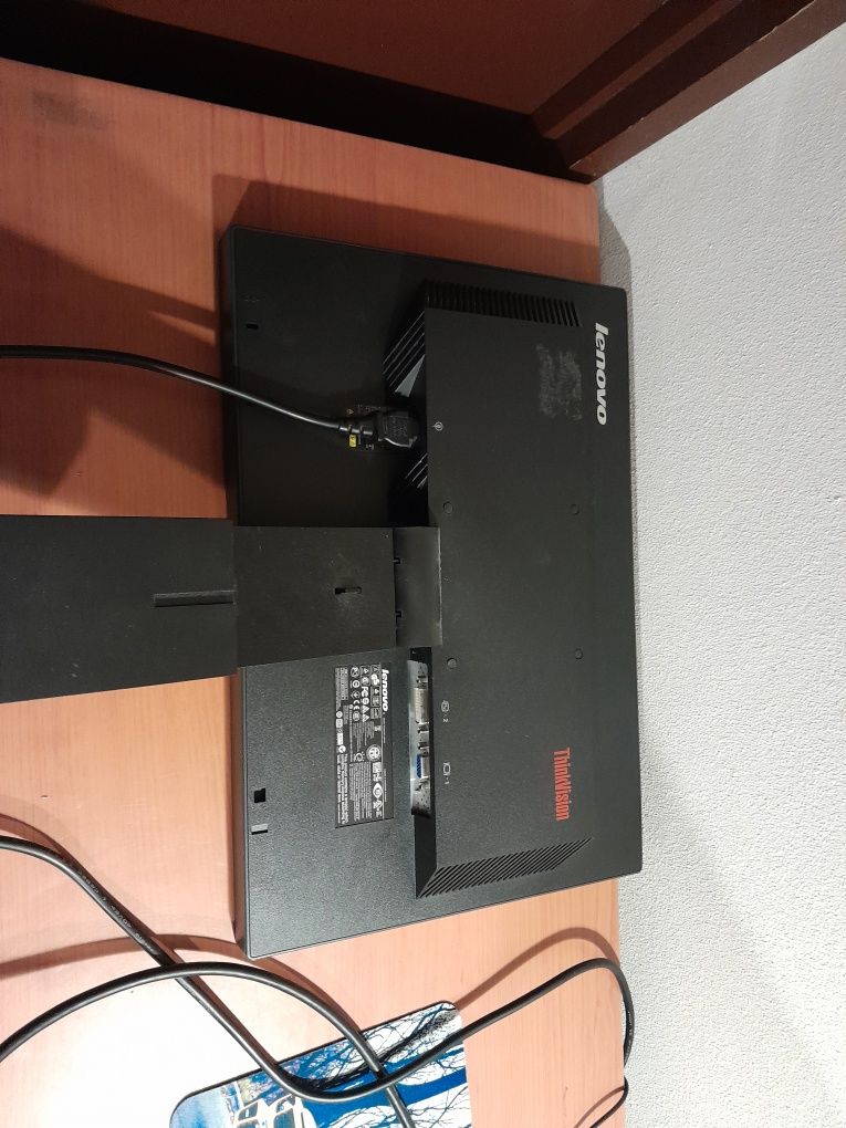 Monitor Lenovo Thinkvision 19''