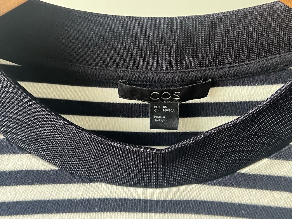 COS sukienka 36/XS midi granatowe paseczki