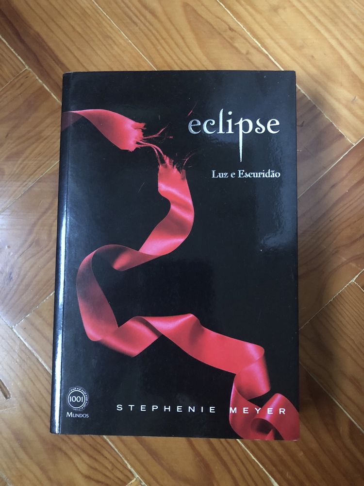 Livro Eclipse de Stephenie Meyer