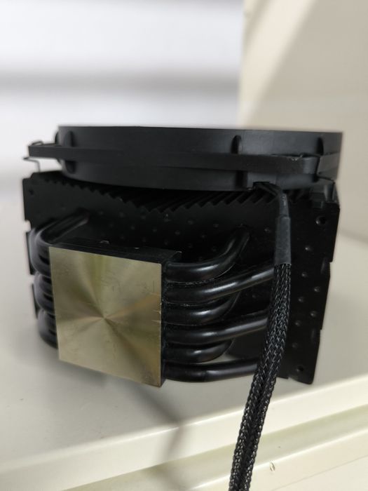 Cooler / Dissipador de CPU be quiet! Dark Rock 4