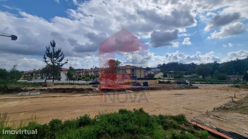 Terreno para construção, Loureira