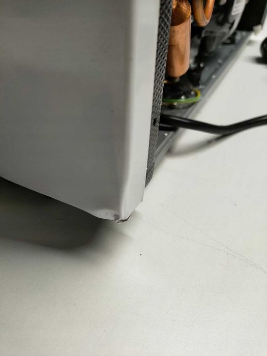 B250 Zamrażarka wolnostojąca mini mała 31 Litrów Comfee Czytaj opis