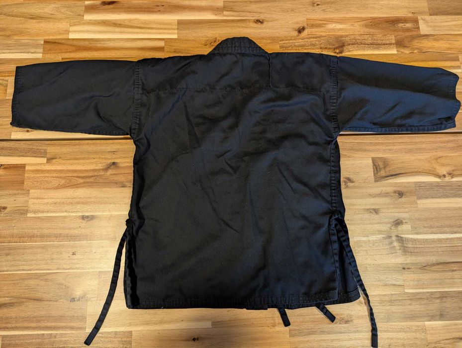 Kimono karatega judoga czarne 130cm Daniken