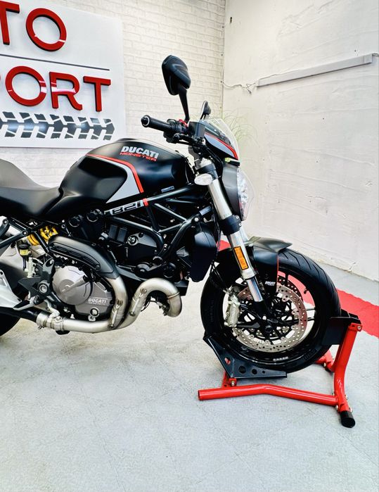 мотоцикл Ducati Monster 821 2020 р в оригіналі тільки з Японії
