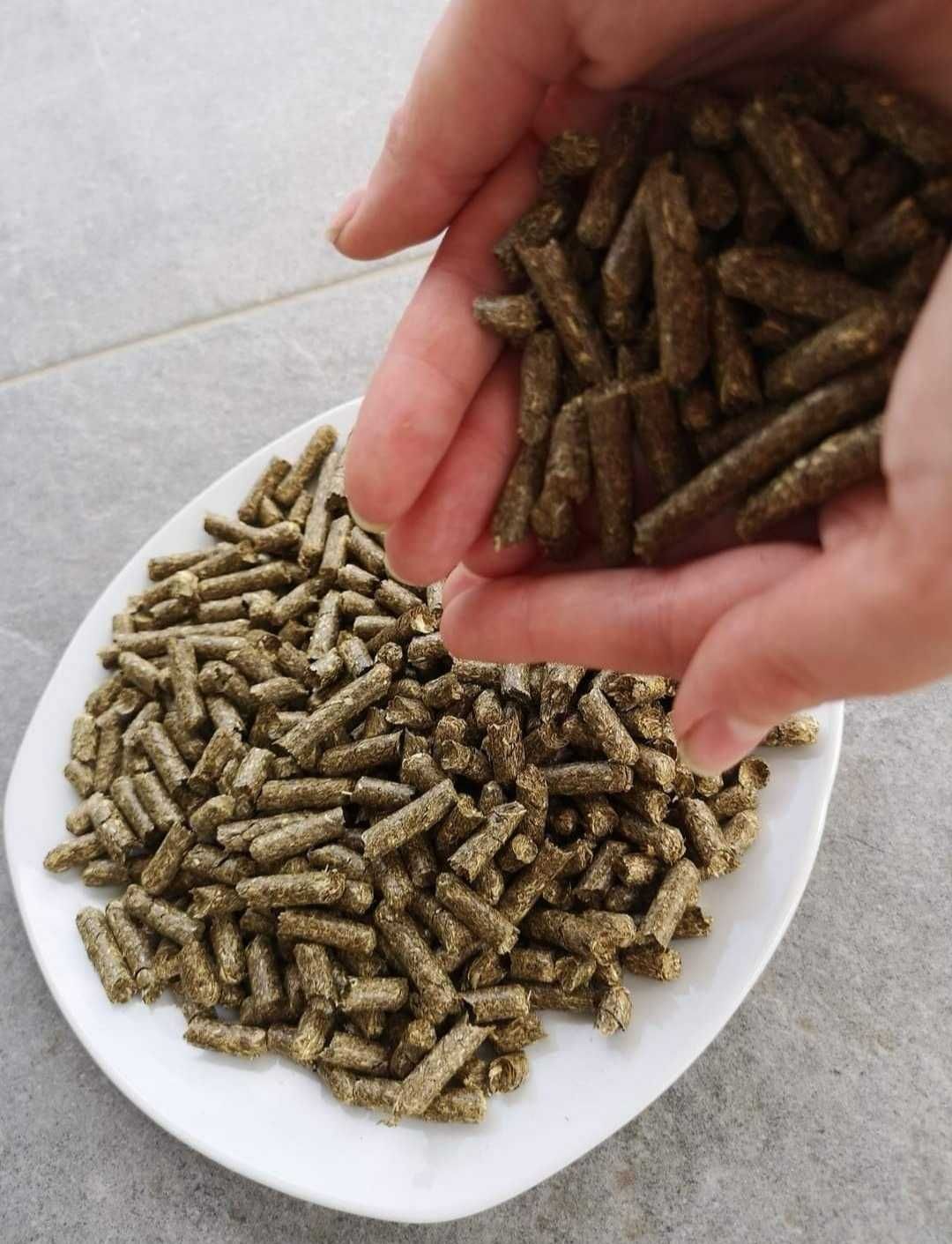 Trawokulki /Granulat z naturalnej trawy - opakowania  25 kg