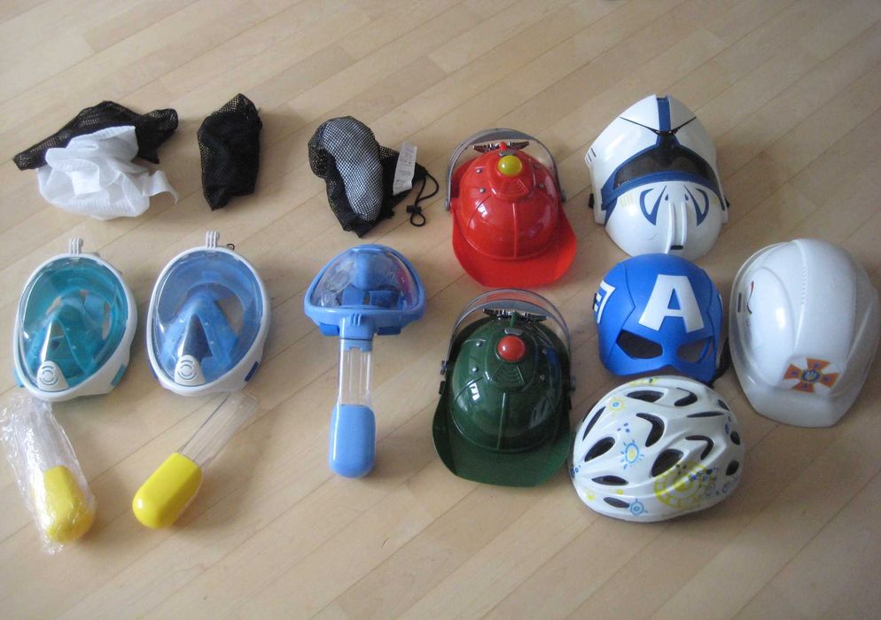 Продам  іграшкові пістолети для хлопчиків.