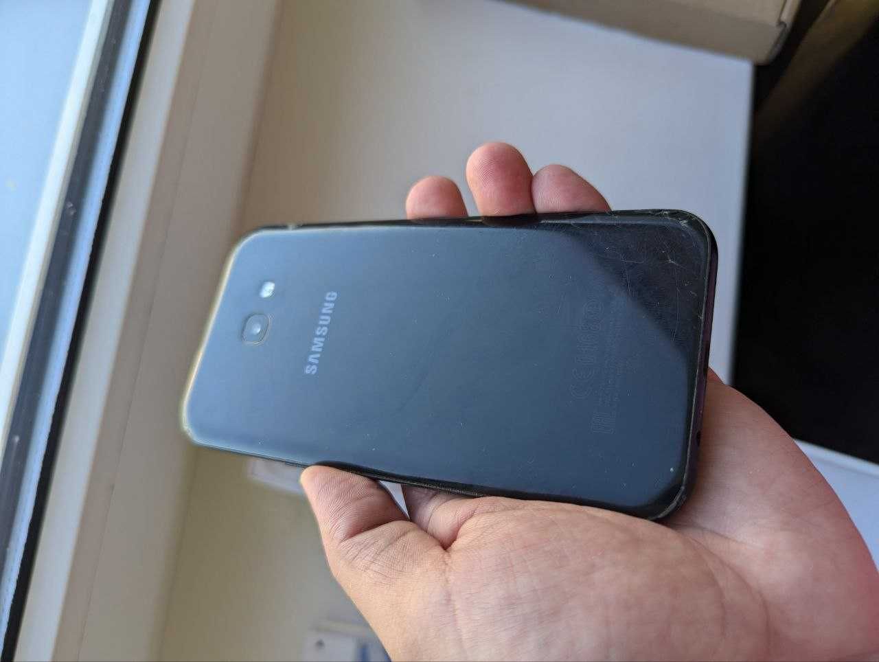 Продам Samsung Galaxy A7 2017 на запчастини