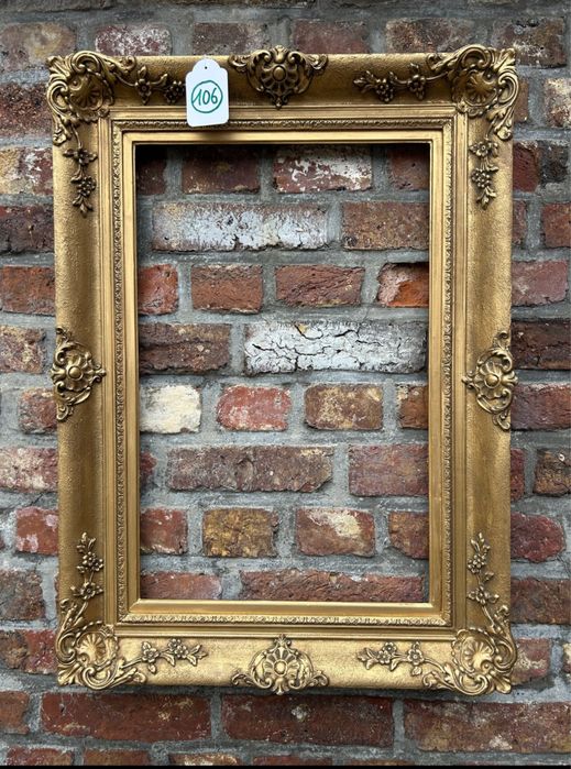 Moldura antiga folheada a ouro Rococó