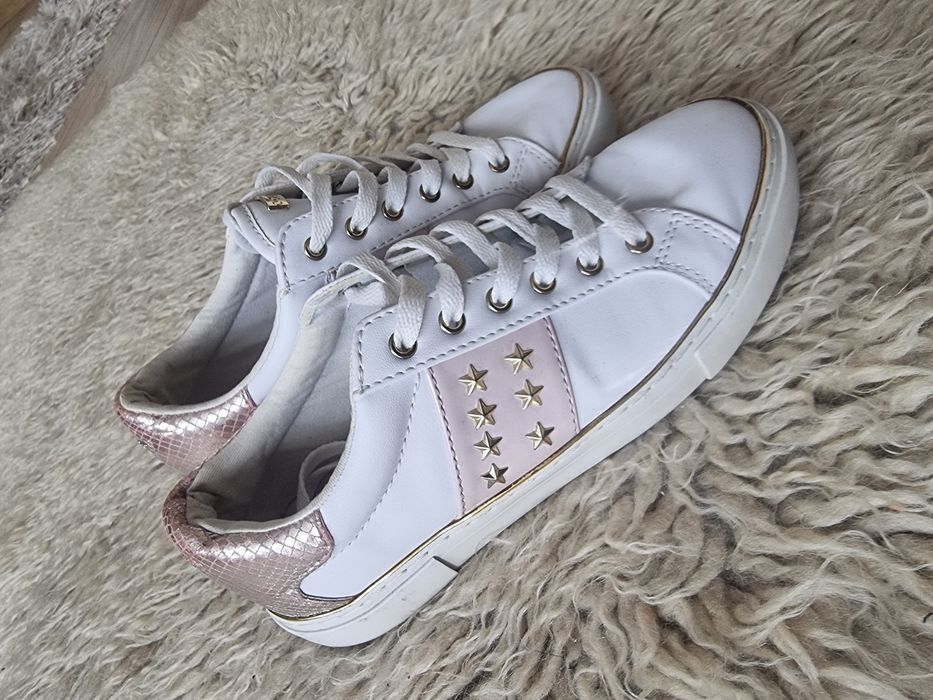 Damskie buty trampki tenisówki sneakersy Guess Gamer5 39