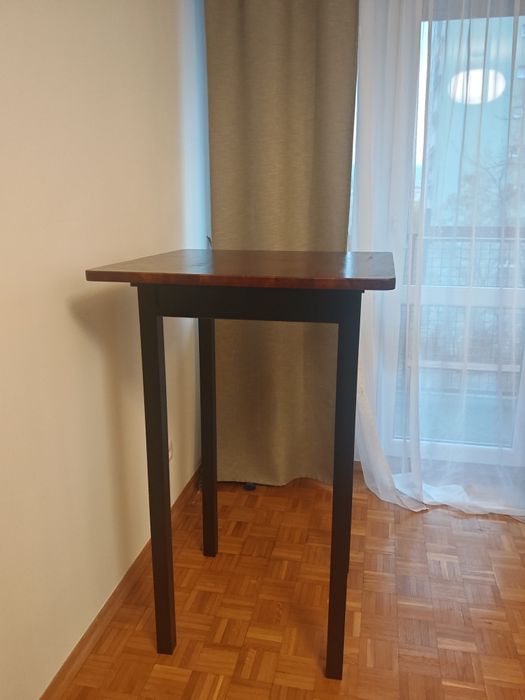 Wysoki stolik barowy