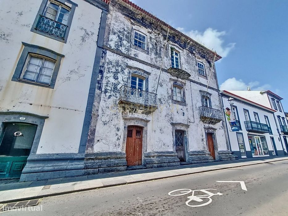Edifício Histórico no Centro da Ribeira Grande