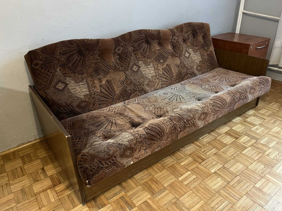 Do oddania za darmo kanapa (1,9m, z funkcją spania, używana)