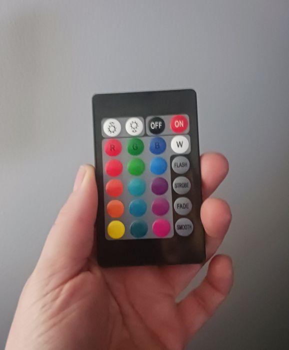 Narożna lampa podłogowa led RGB z pilotem / 141 cm / nowa